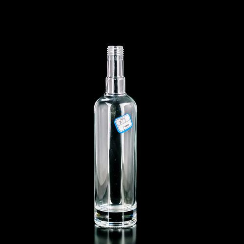 厂家销售500ml透明玻璃瓶 供应螺丝口朗姆酒rum洋酒瓶晶白料酒瓶